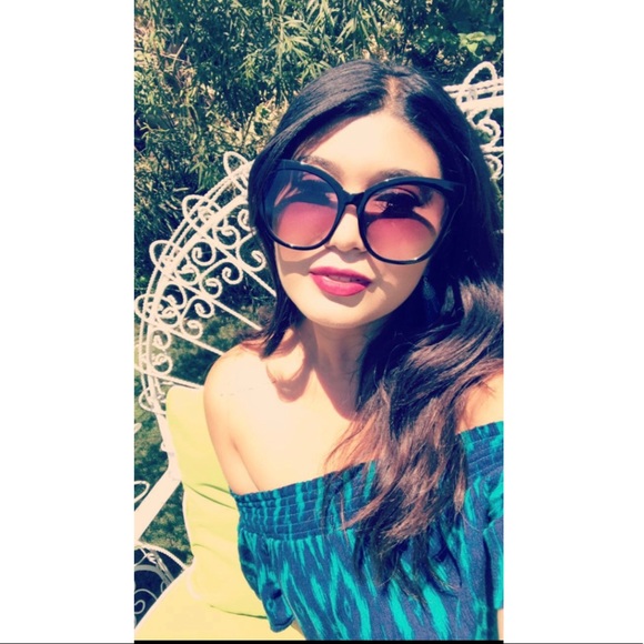 Top - Picture 2 of 3